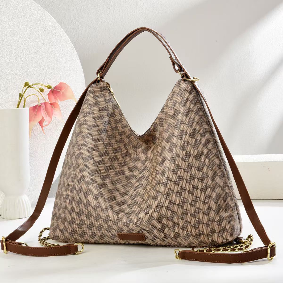 2025 nueva moda lánguida bolsa crossbody de gran capacidad simple y versátil tendencia ligera sólo un hombro Application Scenario