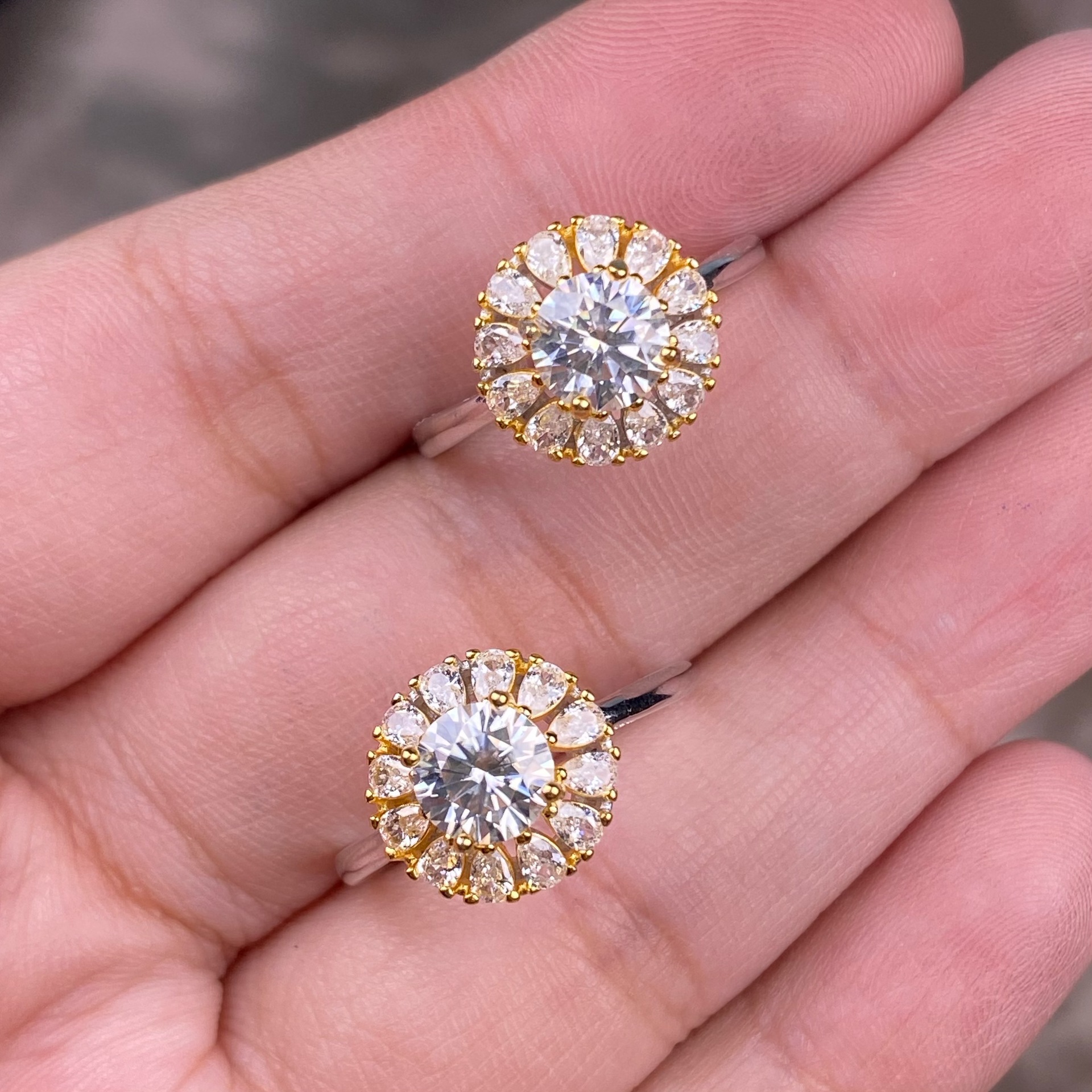 Moissan Diamond Ring s925, silver set with full diamonds and gold, luxurious and light luxury women's one-carat Moissan diamond jewelry Application Scenario
