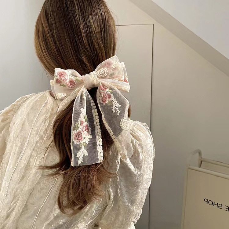 Rose lace bow hair clip, back of the head clip headwear, female Internet celebrity 2021 new spring hair clip accessory Application Scenario