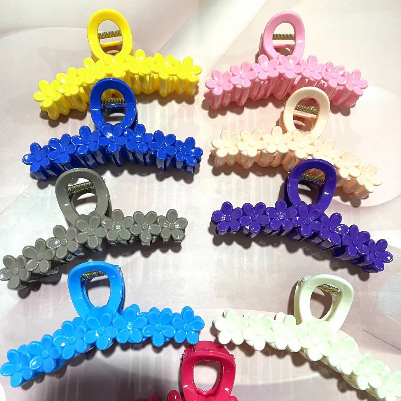 6990 Seven-flower Gripper 12/ pack 840/ box Plum Blossom Color Gripper Fashionable Hair Gripper Plastic Gripper Color Hair Gripper Fishtail Gripper Straight Gripper 1 yuan 2 yuan Item Picture