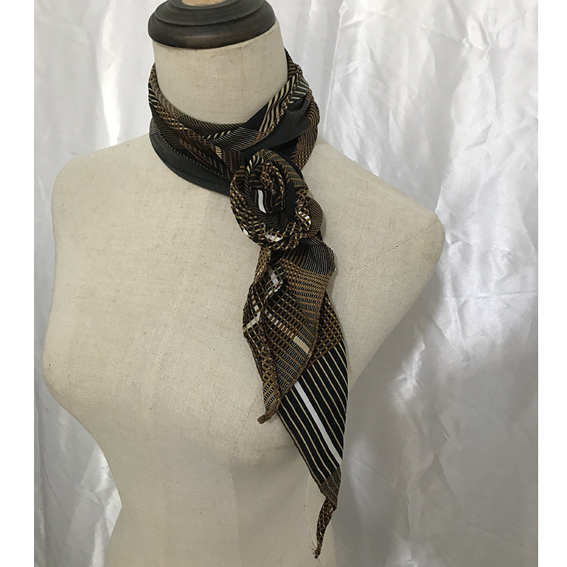 A buttoned rose silk scarf, a long decorative neckerchief, a square dance auntie, a dance hand flower, a small scarf for traveling and taking photos, for women Specification image