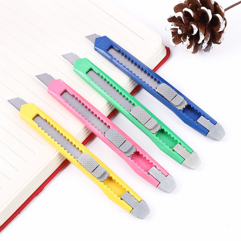 Run volume small art knife wallpaper knife with hook wallpaper knife wholesale one dollar shop
