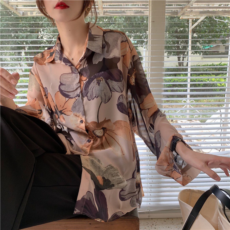 Floral chiffon shirt for women's summer, a thin French retro design top, a light long-sleeved sun-protective shirt details Picture