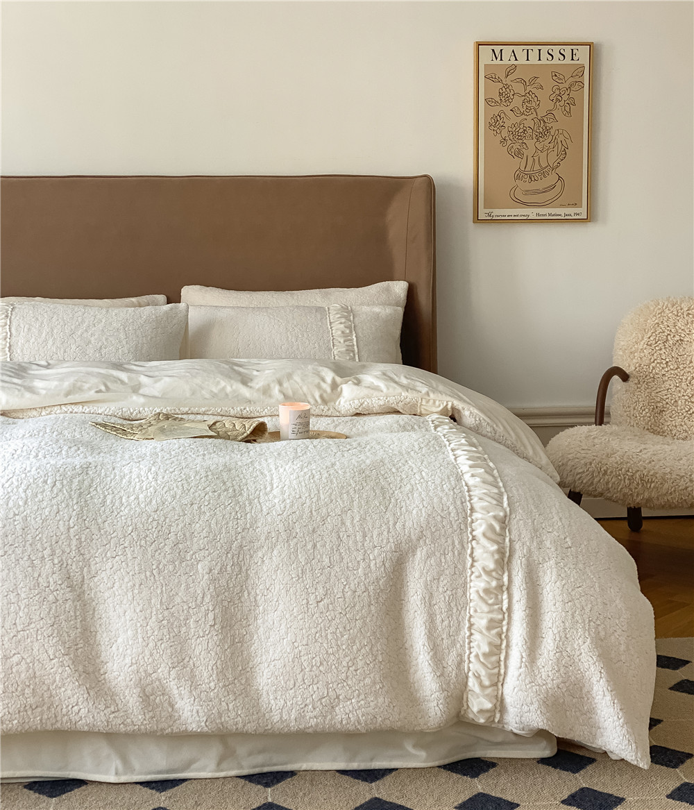 Simple Ins Wind Baby Skin Fleece Bed Four-Piece Winter Thickened Korean Fleece Double Sided Fleece Fairy Bed Sheet Set Application Scenario