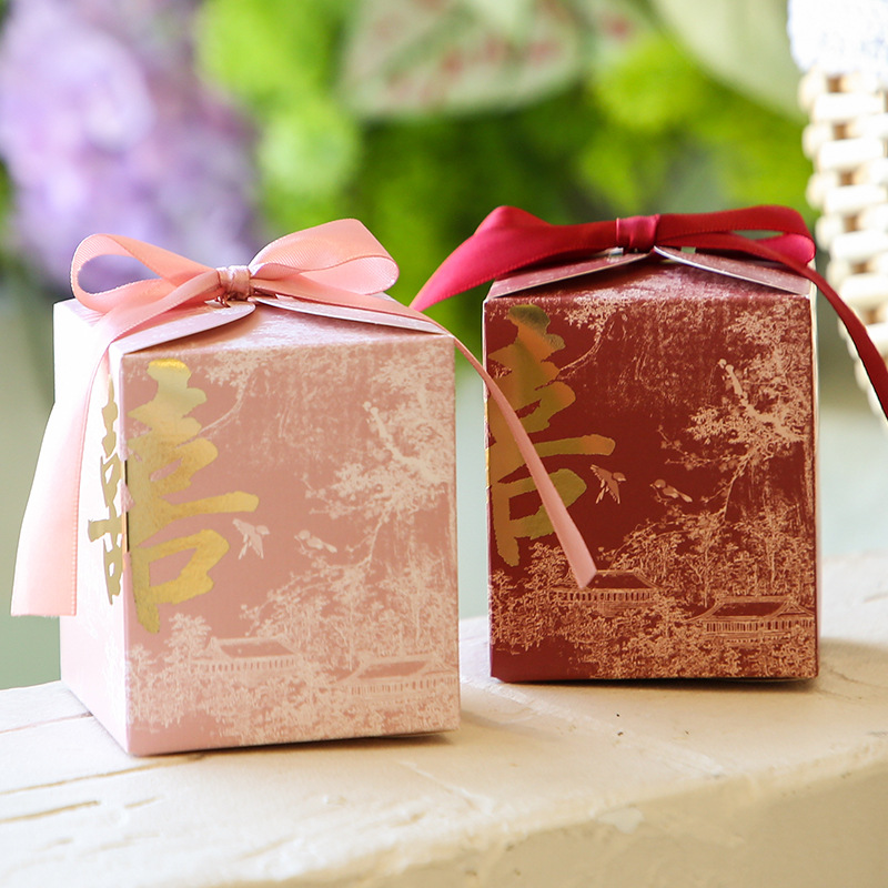 Hot-selling original innovative Chinese-style wedding gift with a high-end feel and a traditional Chinese style, featuring ink-wash painting wedding candies in empty boxes Application Scenario