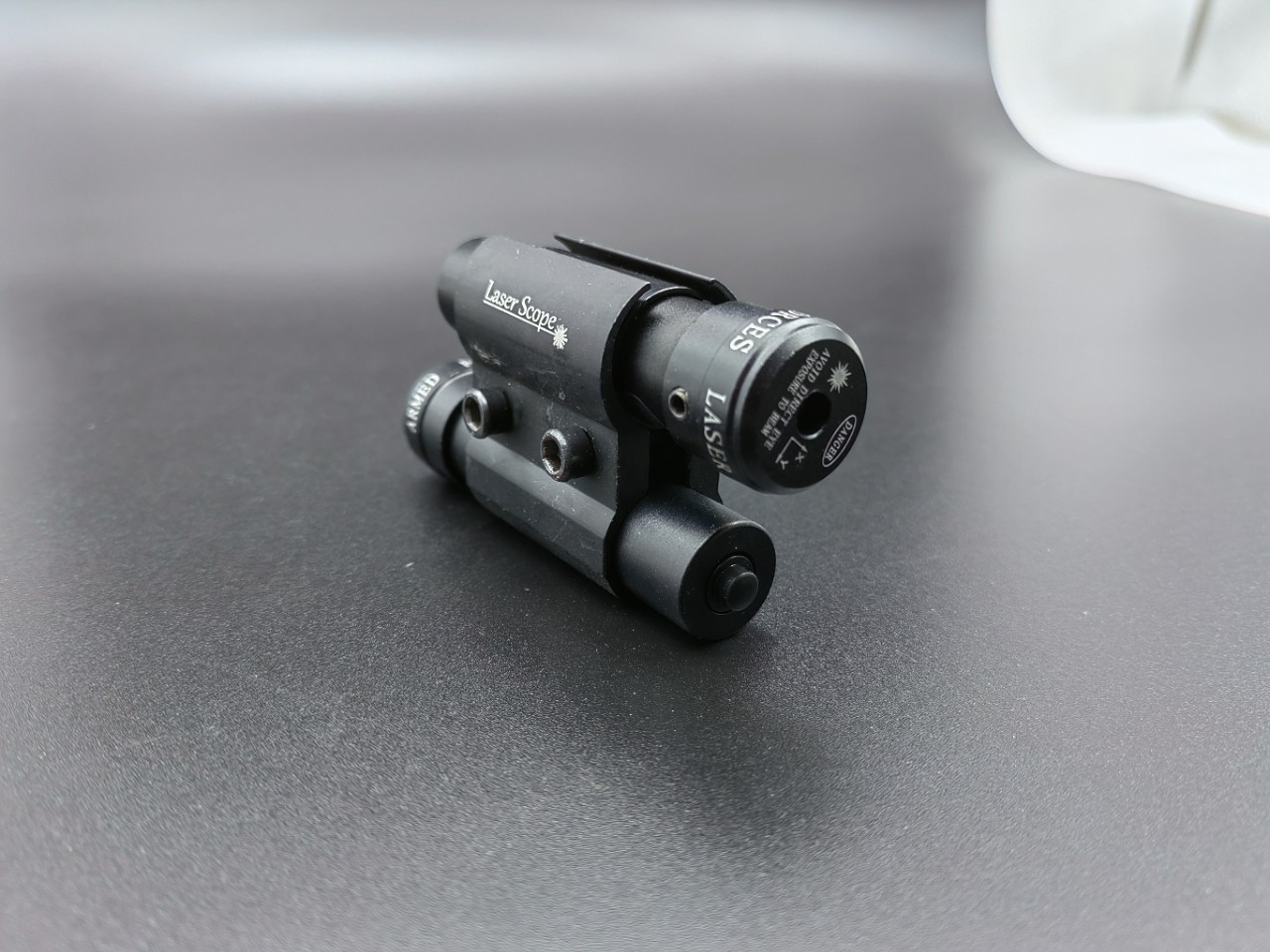 Infrared Laser Sight Metal Head Focus Outdoor Point Finder Non-Rechargeable Laser Aiming Application Scenario