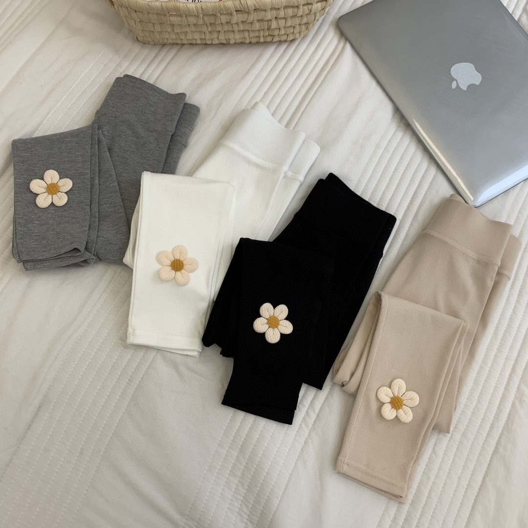 Autumn and winter Korean-style children's leggings, sunflower cotton girls' leggings, high-waisted slim-fit pants Application Scenario