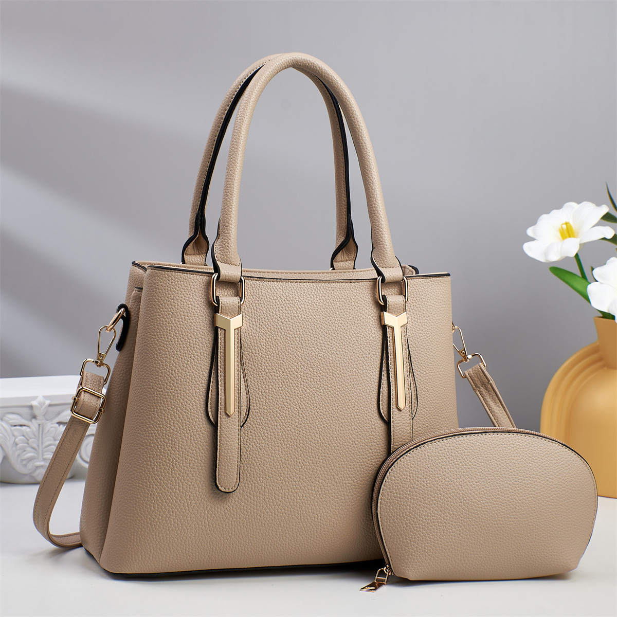 Comercio exterior de gran capacidad de alta calidad sentido de la moda tendencia mamá Señora Una bolsa de hombro atmósfera simple colisión color bolsa de mano details Picture