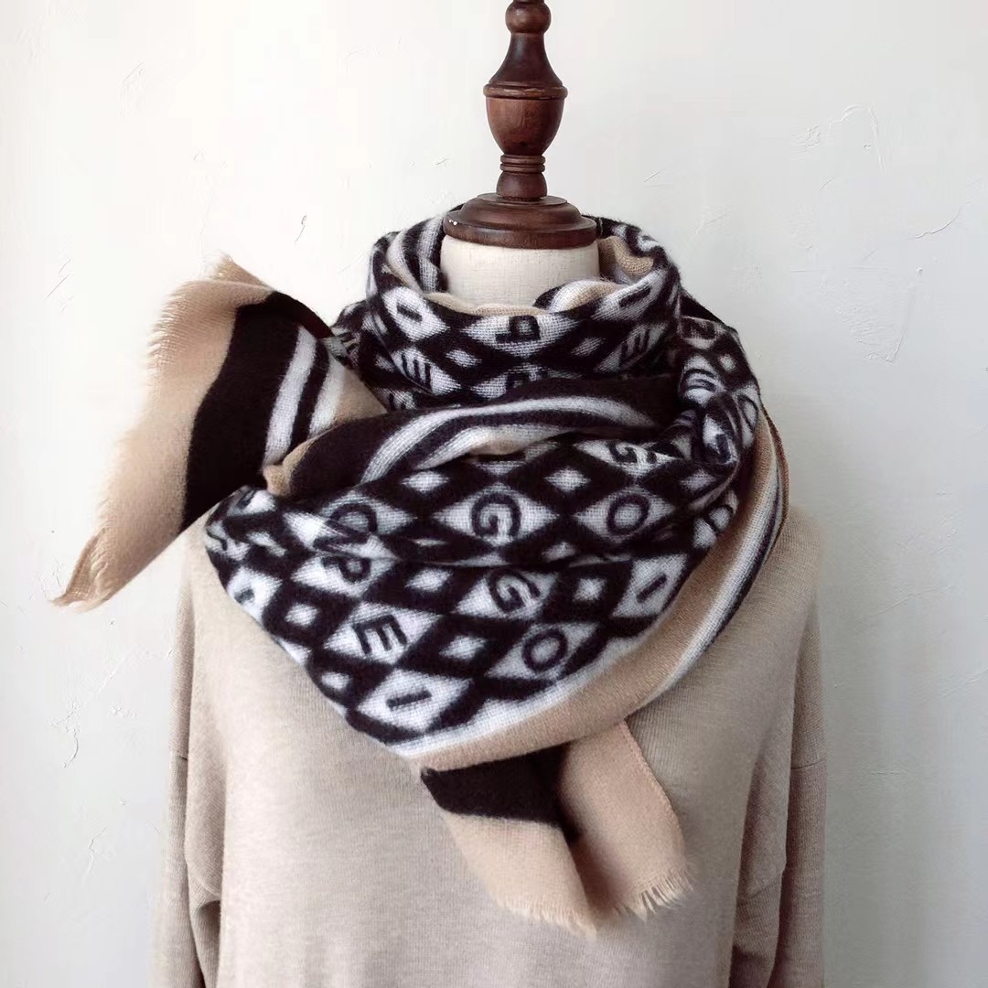 Autumn Winter Winter Warm Scarf Imitation Cashmere Printed Long Scarf Large Shawl Application Scenario