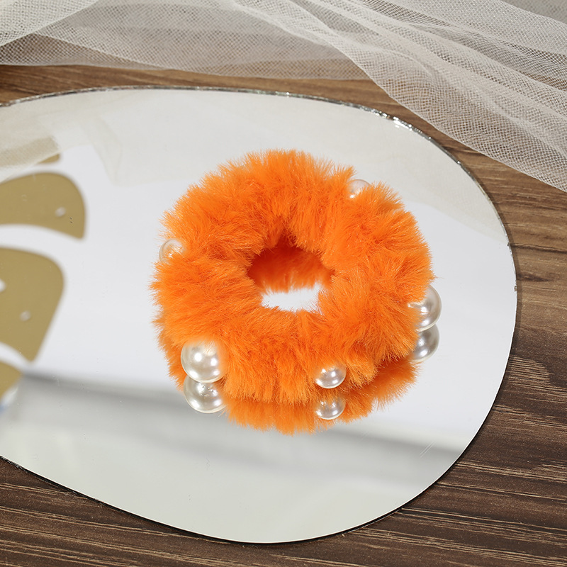 Korean-style plush hair tie, fashionable and simple hair tying, large intestine circle, popular rabbit fur imitation, elegant pearl hair tie headwear Application Scenario