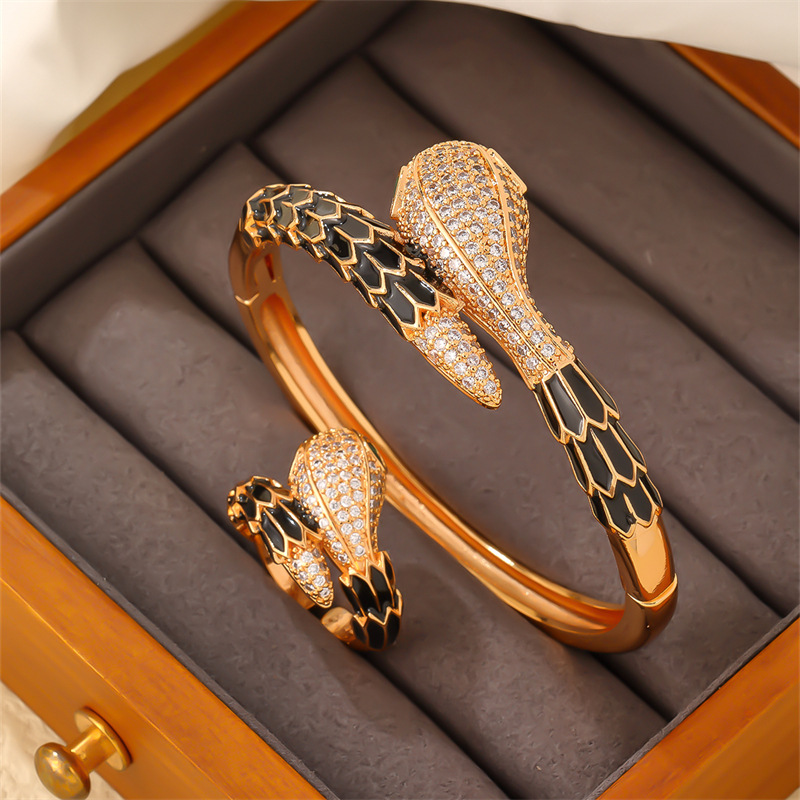 Snake-shaped jewelry set, Kashi accessories, cross-border full-diamond zircon bracelet ring from Europe and America, light luxury and individual, heavy heavy leopard head Specification image