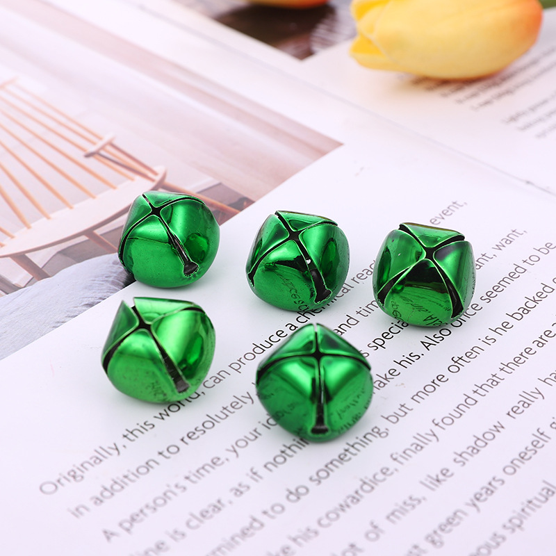 Factory direct supply of vacuum-plated cross bells, Christmas bells, metal handicrafts, vacuum-plated bells, wholesale in stock Application Scenario