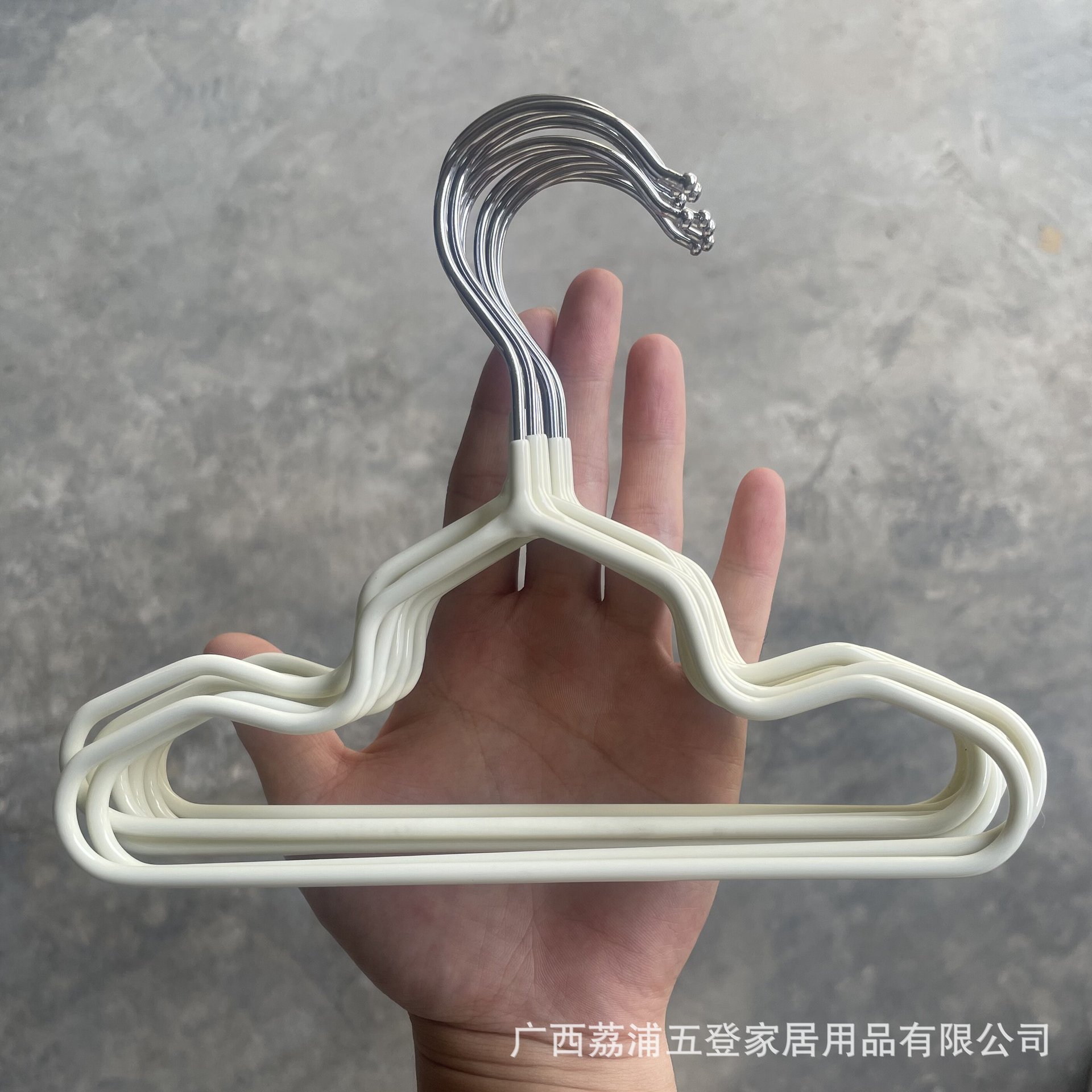 宠物衣架家用狗狗衣挂架加粗浸塑无痕防滑可爱儿童婴儿晾衣架批发