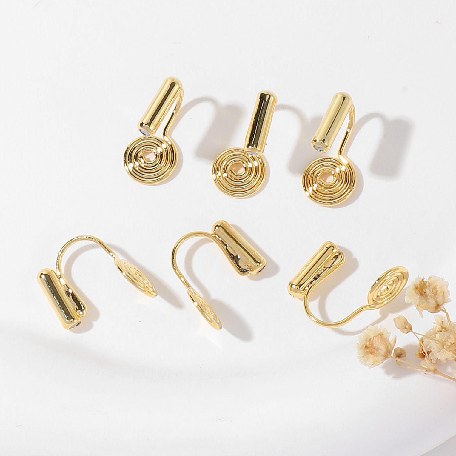 Color Preservation Plated 18K Gold Mosquito Coil Ear Clip Painless Ear Clip Converter Diy Accessories Factory Net Red Hot Sales Application Scenario