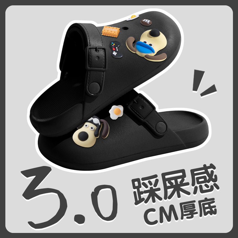 New style of clog slippers for women to wear outside, home and indoor anti-slip, couple thick-soled clog shoes with a feeling of stepping on poop, women's summer style Application Scenario