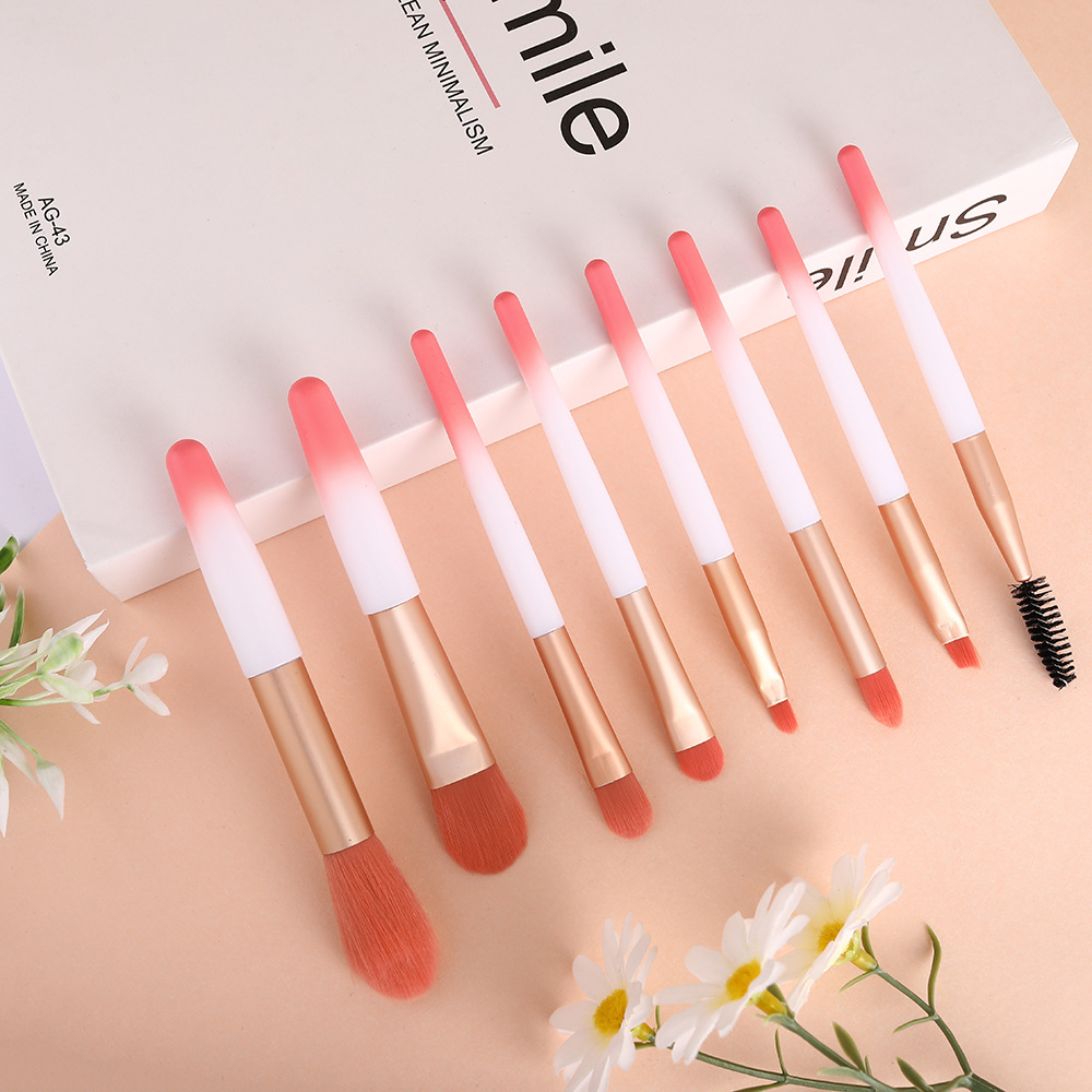 Factory wholesale nylon wooden handle makeup brushes and beauty tools, etc. Mini makeup brushes are available for direct sales in stock