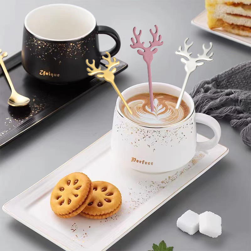 Creative Deer Head stainless steel coffee spoon Japanese and Korean dessert small spoon Christmas holiday gift spoon with cup mixing spoon details Picture