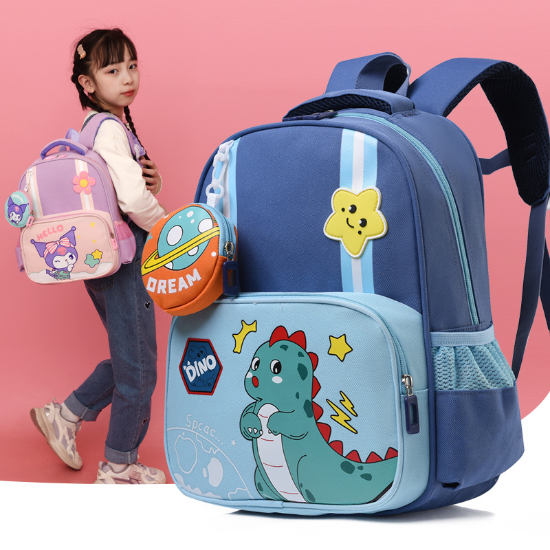 小学书包实物图