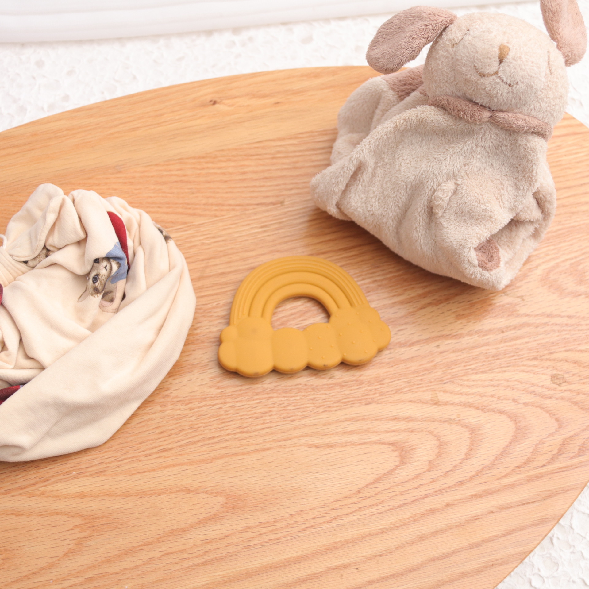 Baby cartoon teether food-grade silicone children's molar stick Baby teether Rainbow Cloud Unicorn Application Scenario