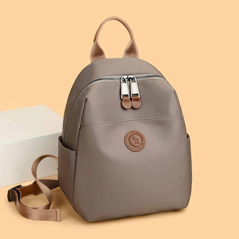 Dsgutwo 2024 New Fashion Backpack 100 Commuter Large Capacity Simple Lightweight Women Trend Backpack Application Scenario