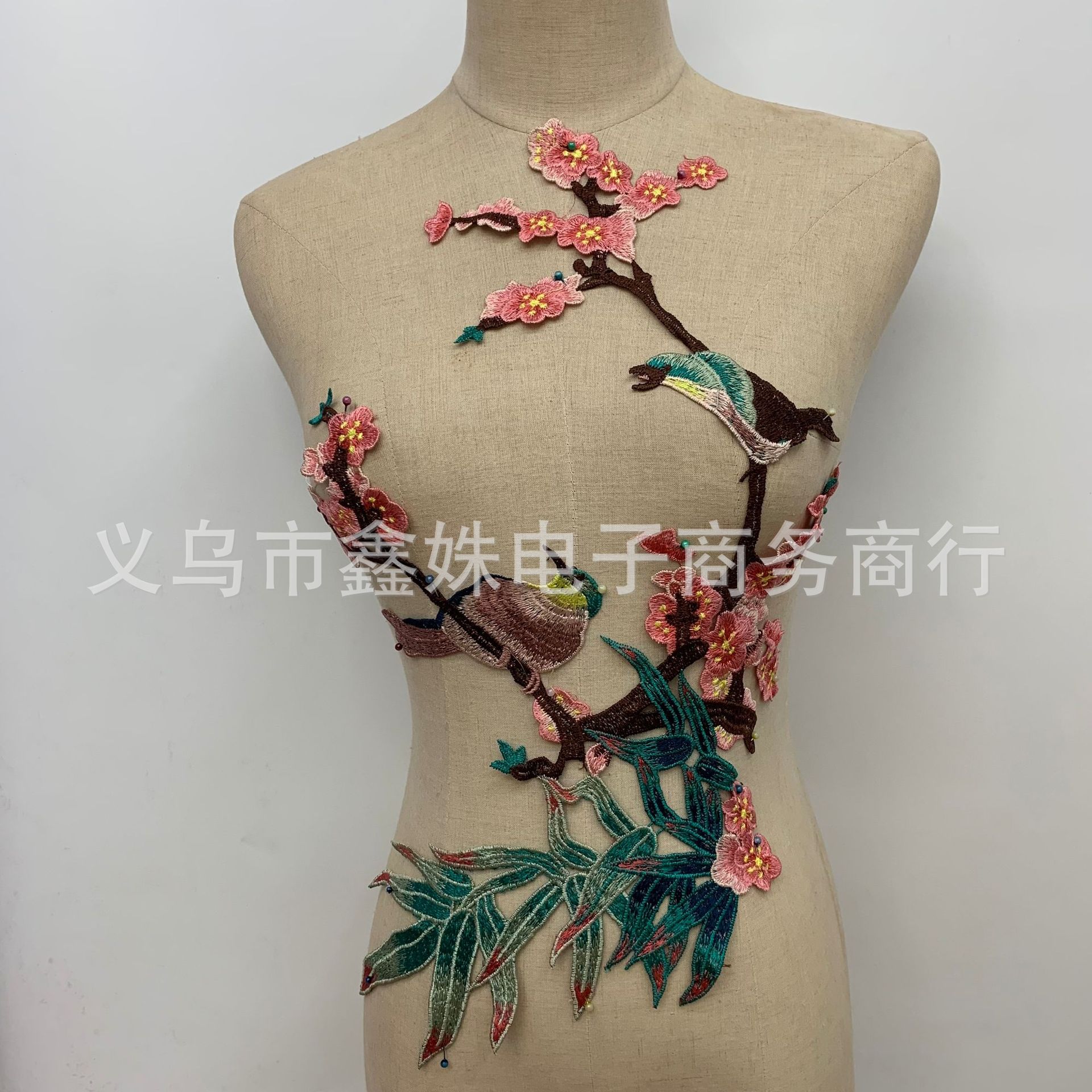 DIY电脑刺绣彩色服装旗袍 厂家供应批可批发