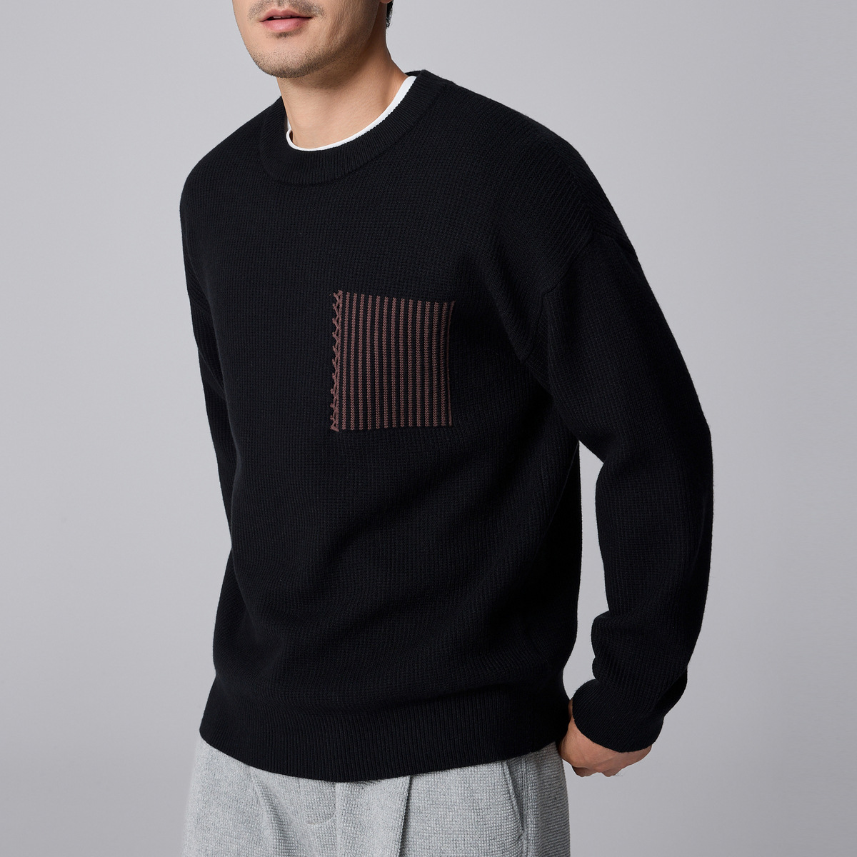 Momeck men's striped color-blocking sweater for winter 2024 new round neck loose men's knitted sweater 21867 Specification image