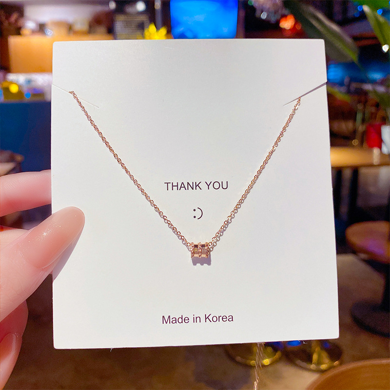 A light luxury titanium steel necklace with a high-end feel from Japan and South Korea, an 18K rose gold pendant, a versatile and unique design sense collarbone chain Application Scenario