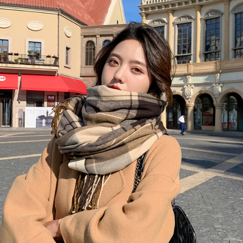 2022 New Scarf Female Autumn And Winter Korean Version Of Everything Plaid Thickened Student Couple Scarf Male Imitation Cashmere Warm Application Scenario