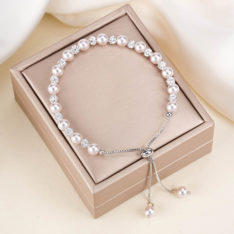 Manta rose-colored pearl bracelet, women's beaded, high-end, niche new Chinese-style crystal diamond ball New Year jewelry wholesale Application Scenario