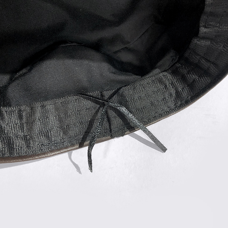 The popular leather-trimmed beret for women in autumn and winter, the woolen knitted flower bud hat, is a versatile and fashionable Japanese style with a thousand bird pattern painter's hat Application Scenario