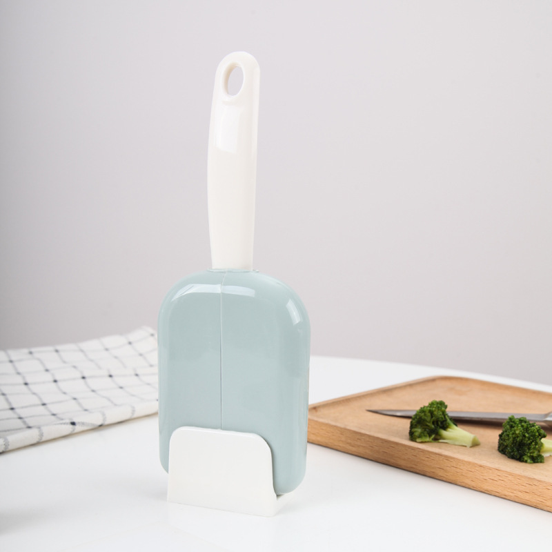 Factory direct sales of plastic rice spoons, creative automatic rice spoons, cross-border rice serving spoons, non-stick rice spatulas, creative tableware Application Scenario