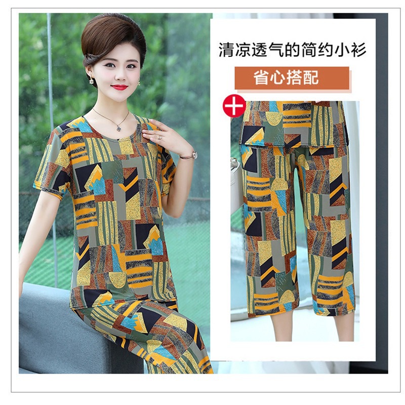 Summer short-sleeved suits for middle-aged and elderly women, thin ice silk mom outfits, large-sized casual women's home wear, pajamas for women details Picture
