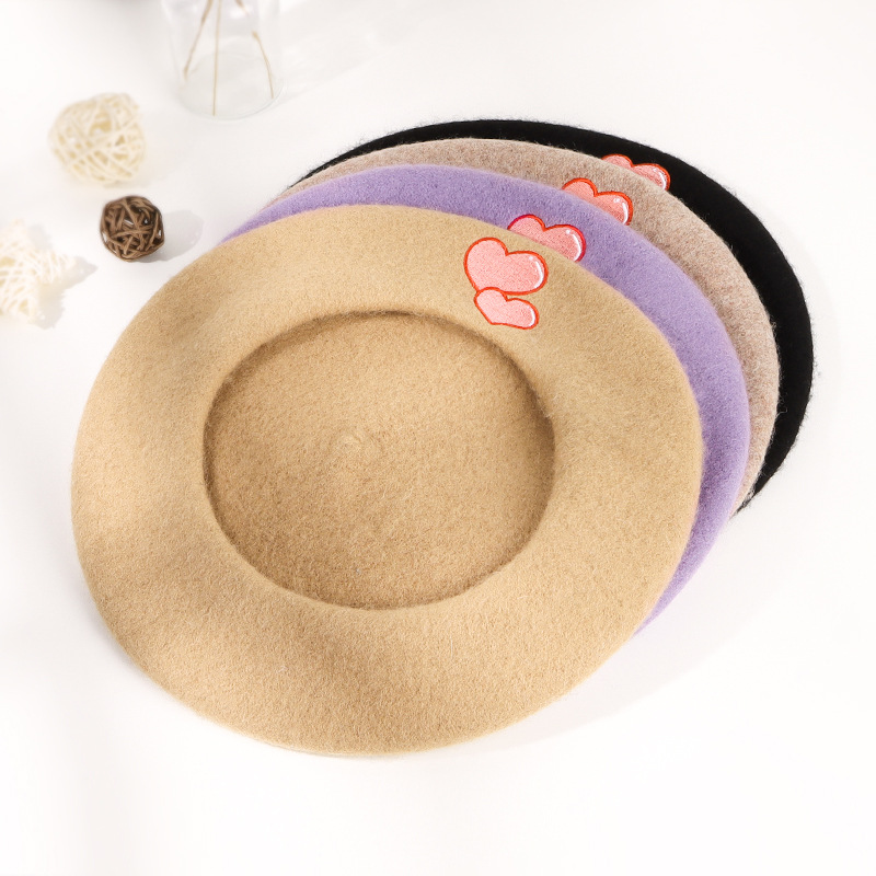 Factory stock Autumn/winter hats Ladies Love Embroidery beret Warm wool beret Day casual bud hat details Picture