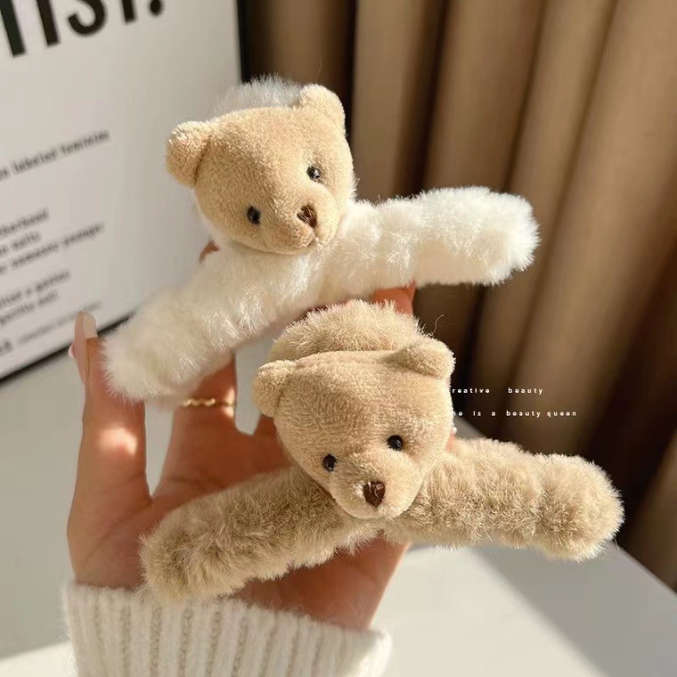 Cartoon plush shark clip, Instagram influencer cute bear doll grab clip, girl's back of the head updo hair clip headwear details Picture