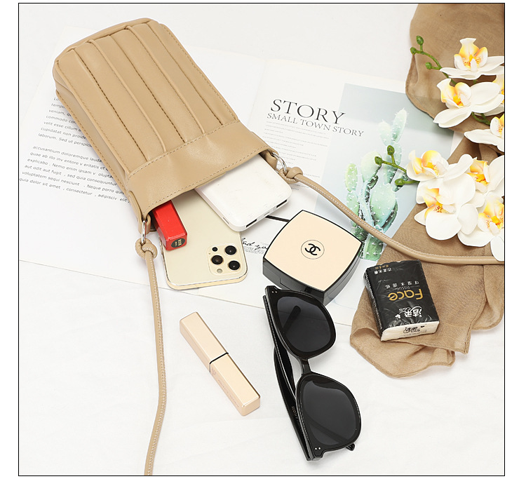 The 2022 new style of mini crossbody bag for women and mobile phones is a fashionable, high-quality, and niche design bag with a fresh and light touch Item Picture