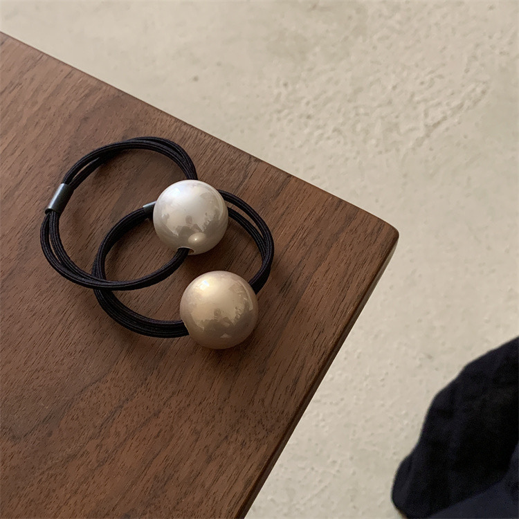 Spring and Summer new arrivals: Simple pearl leather band hair tie, high-end style, hair tie, hair band, hair accessory, hair accessory for women Application Scenario
