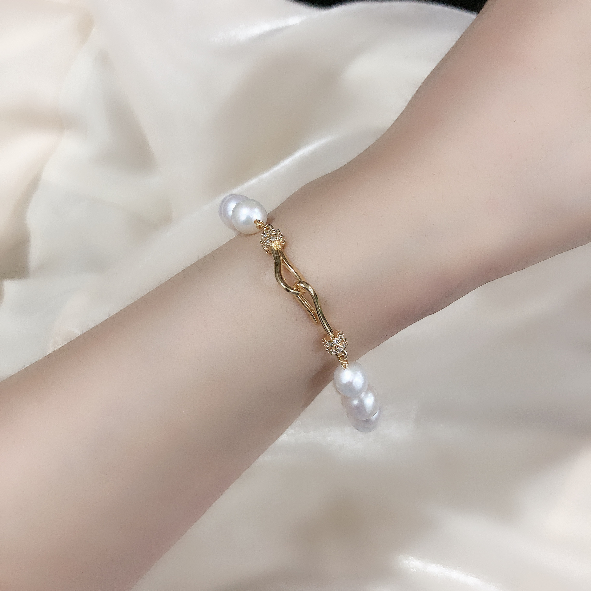 14k gold-plated copper with real gold pearl necklace, slightly inlaid ot button, bracelet, rod buckle, mechanical buckle, diy accessories details Picture
