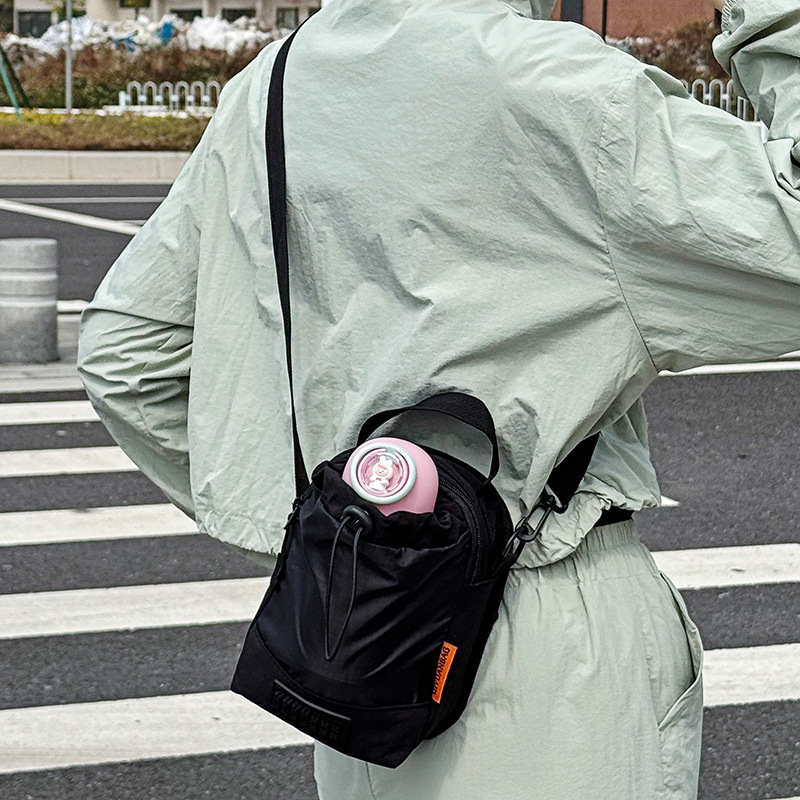 Japanese-style spring outing dopamine water cup bag, small and lightweight workwear bag, family travel, outdoor sports, children's bag Application Scenario