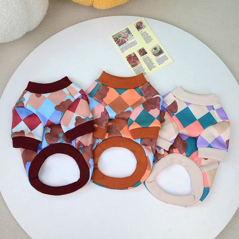 Manufacturer's in-stock dog clothes, autumn new style warm sweatshirt, Bichon Pome pet clothing, colorful checkered bear sweatshirt Specification image
