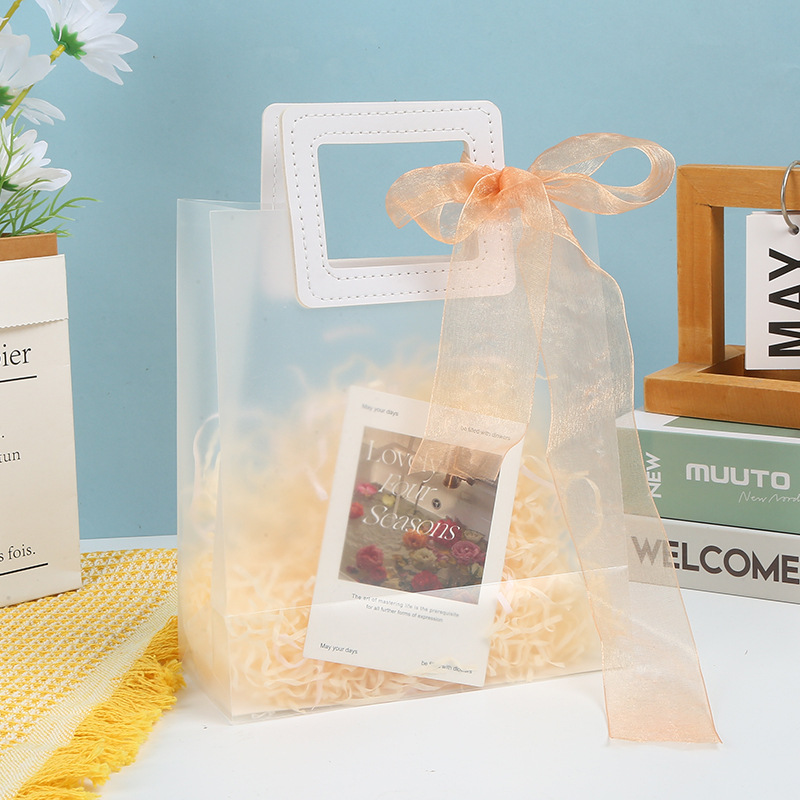 Wholesale of new pp handbags, thickened wedding candy souvenir bags, custom-made transparent frosted gift bags in ins style details Picture