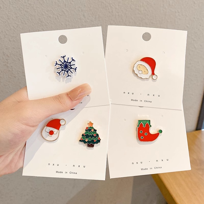 Cute Santa Brooch Children's Brooch Pin 2023 New Christmas Cartoon Badge Gift Accessories Application Scenario