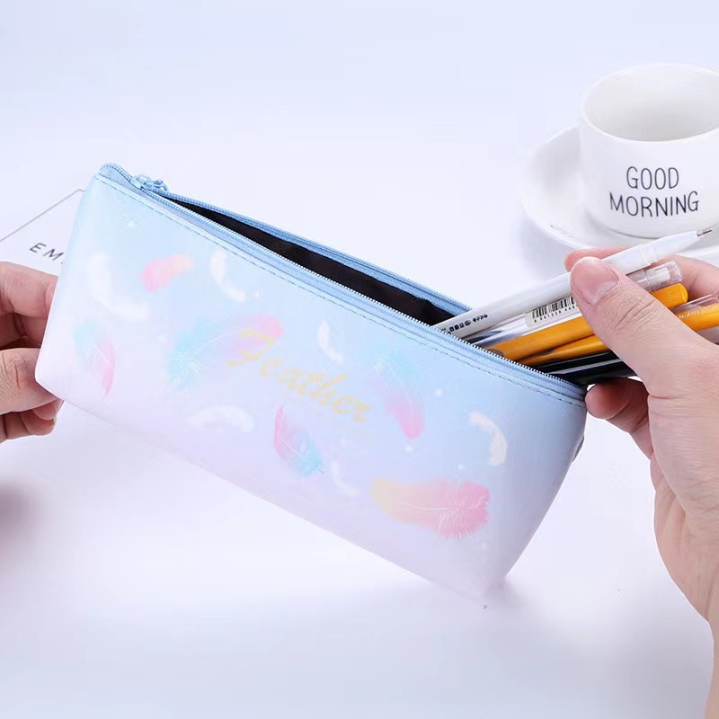 Simple leather large-capacity quille case for girls, cute pencil case, creative stationery storage bag for junior high school and primary school students Application Scenario