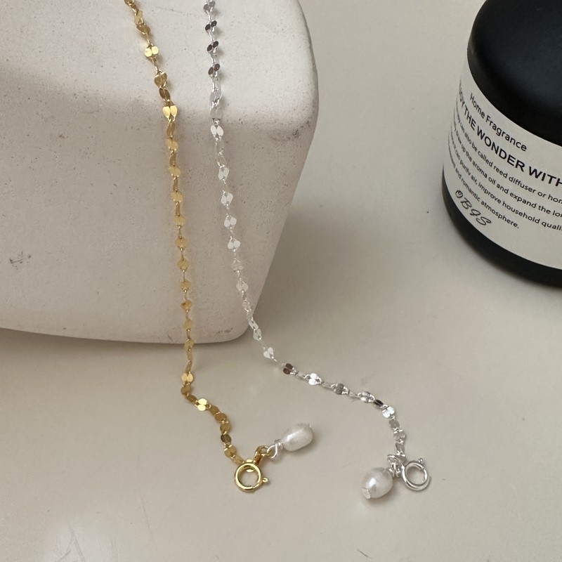 S925 sterling silver Korean version, a niche design sense, glittering pearl bracelet, a simple and retro Korean style jewelry accessory Item Picture