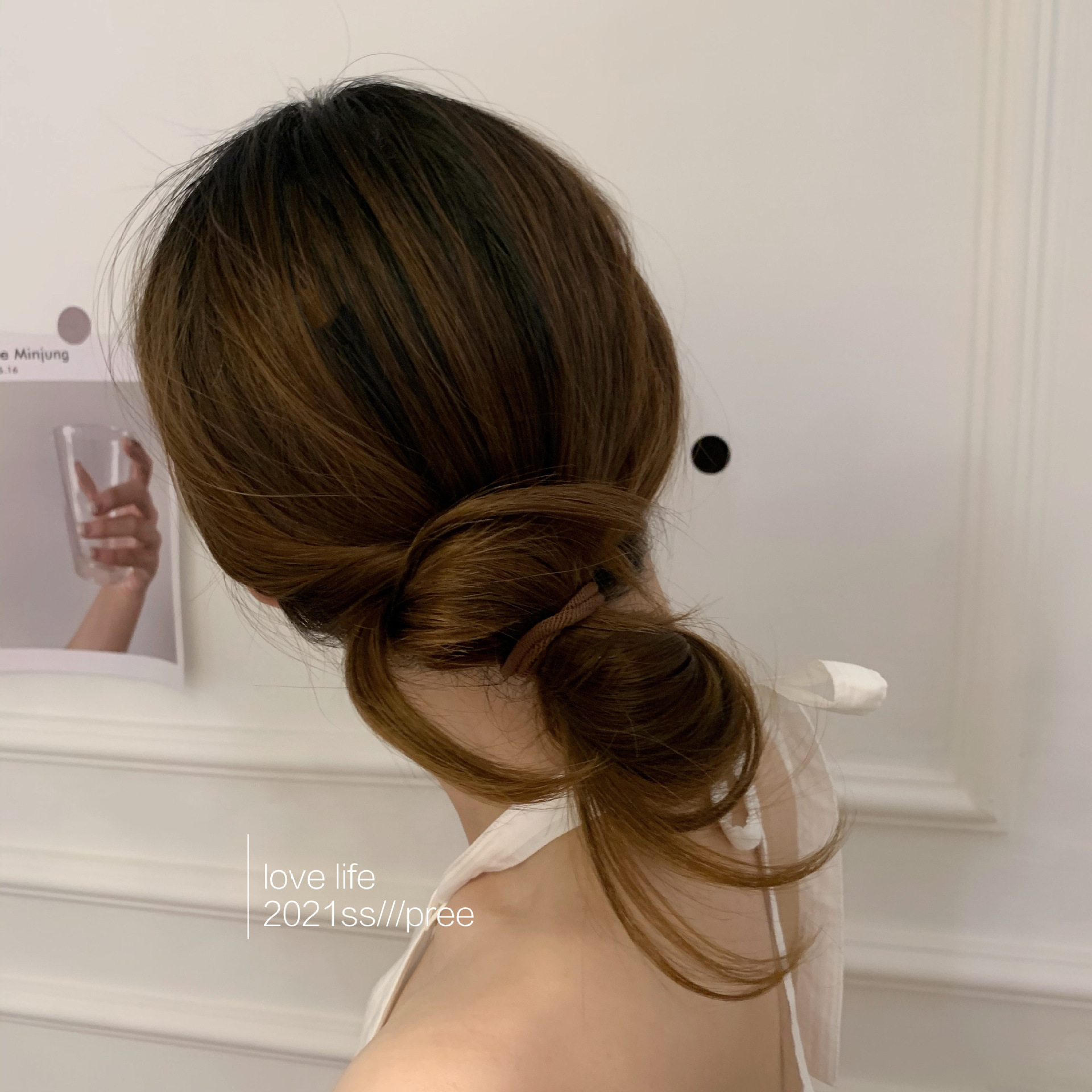 Han Guo bi's self-kept basic solid color black is versatile. It can be used for tying hair in a ponytail bun, hair loops, hair ties and leather bands details Picture