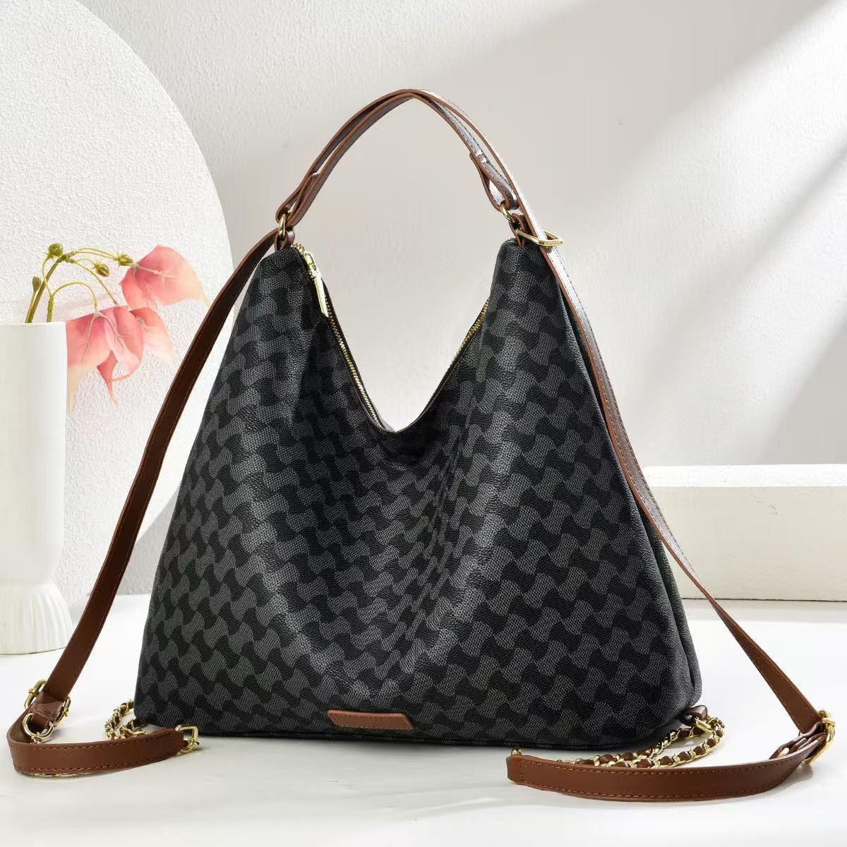 2025 nueva moda lánguida bolsa crossbody de gran capacidad simple y versátil tendencia ligera sólo un hombro Item Picture