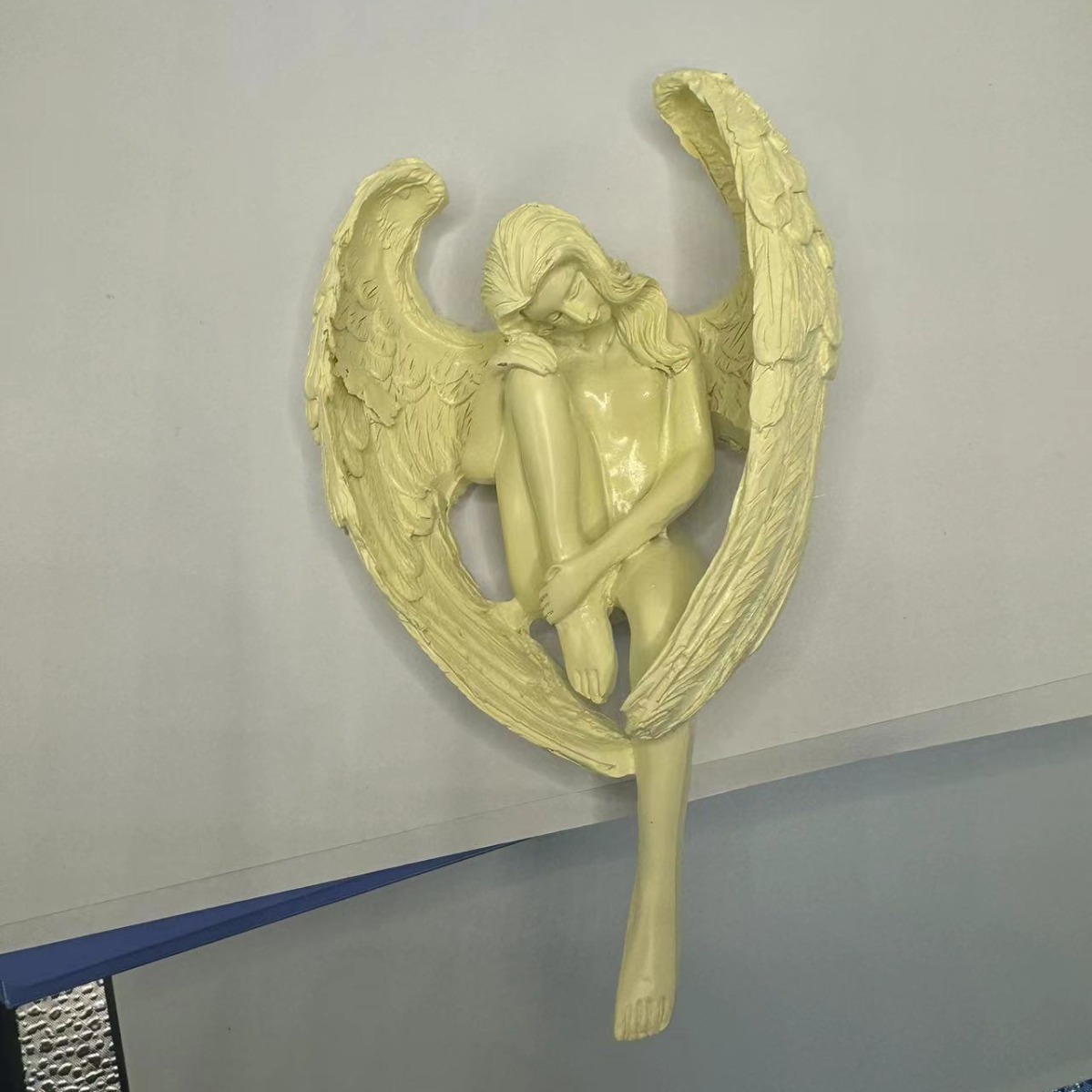 Cross-border home wall decoration statue leg angel decoration Nordic style staircase angel resin handicraft decoration Application Scenario