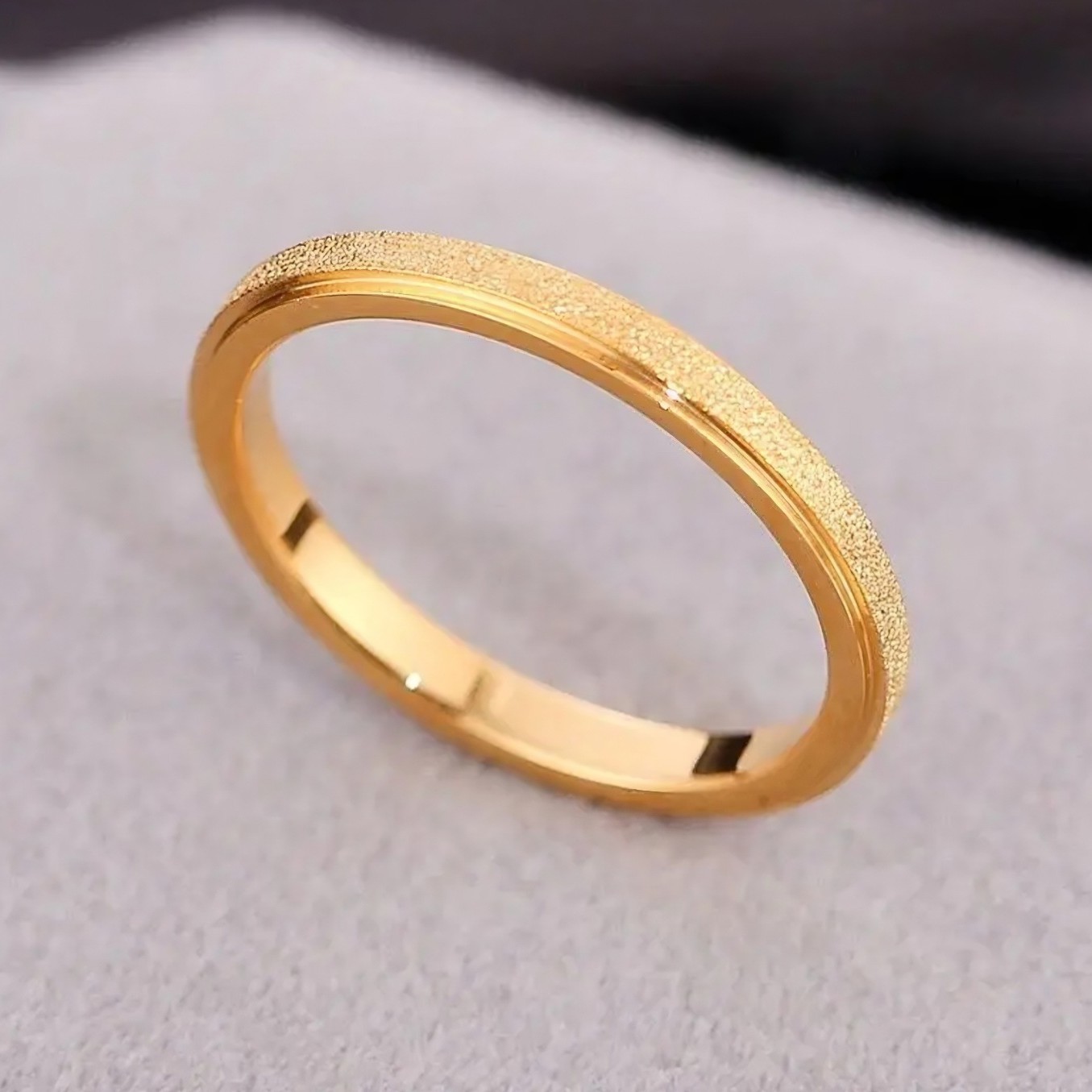 Titanium steel matte gold ring, non-fading, sand gold women's niche design, high-end plain ring index finger tail ring accessory Application Scenario