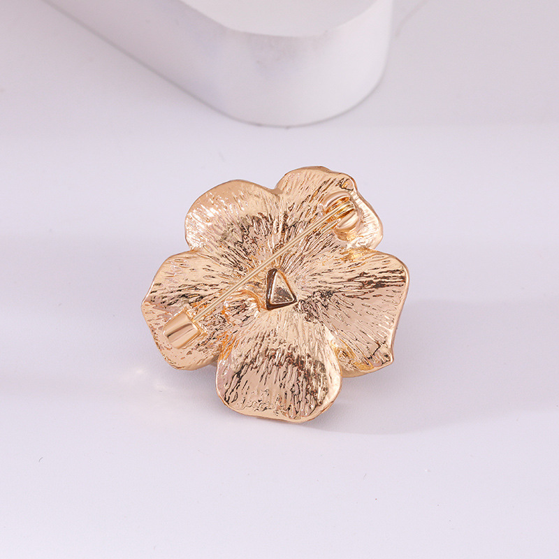 Negro camelia lujoso full diamond broches feminidad versátil goteo corpete ropa anticaótico hebillas pin accesorios Application Scenario