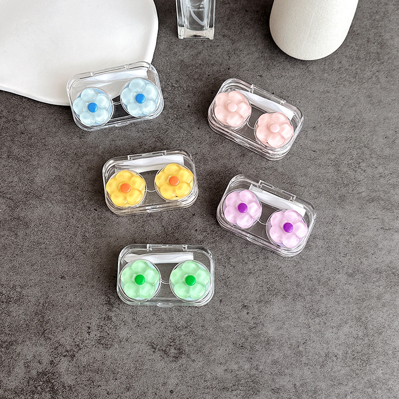 The no-screw cap contact lens case, cute little flower companion box, transparent flip-top one-piece beauty contact box and care box are exclusively for foreign trade details Picture