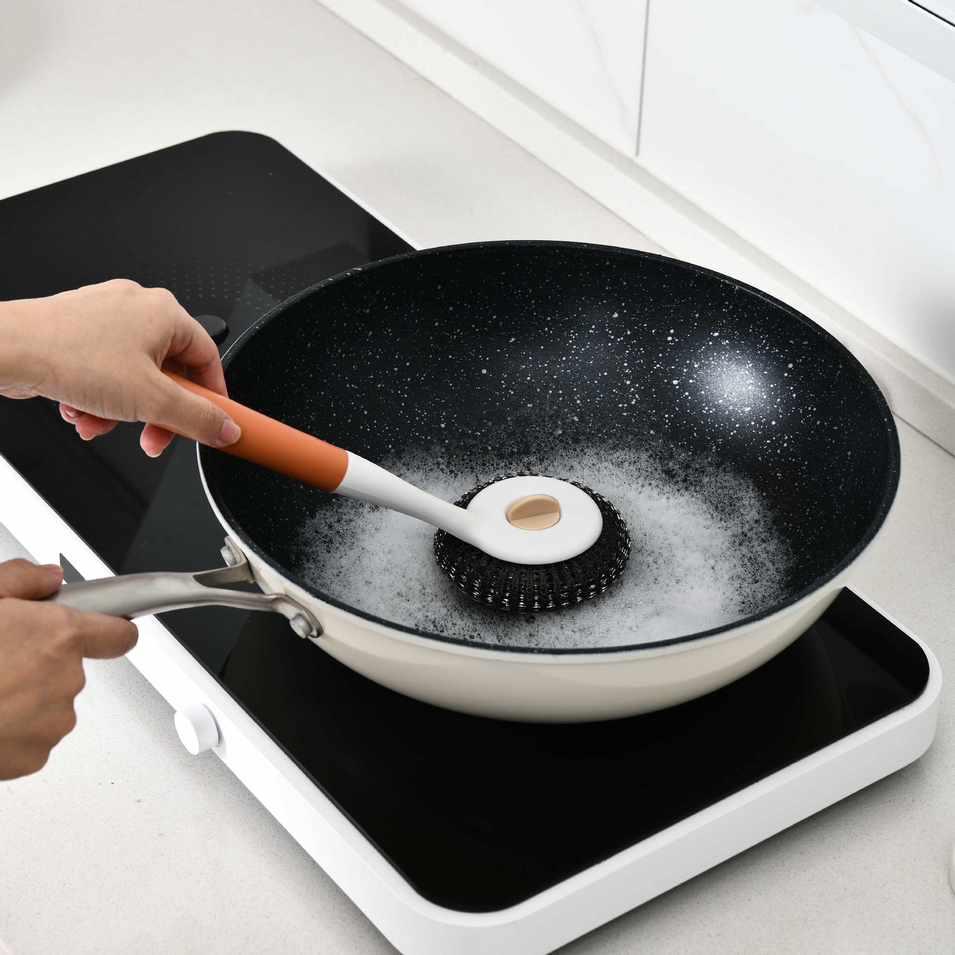 Steel wool balls can be used as substitutes for dishwashing brushes, kitchen pot brushes, and household long-handled cleaning brushes Item Picture